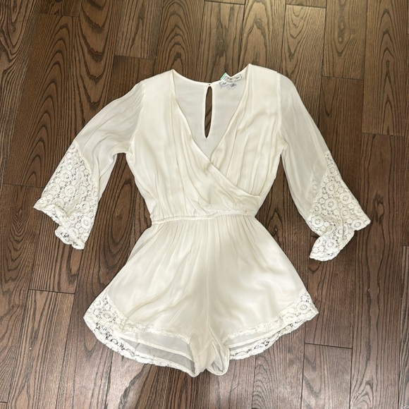 Abercrombie & Fitch White Romper with lace - Picture 1 of 4